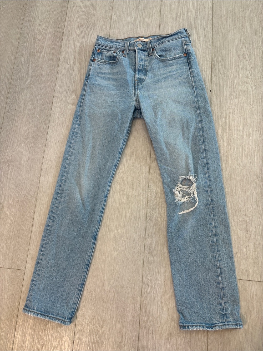 Levi’s Wedgie Straight‎ Leg blue Jeans Concealed Button Fly Distressed size 25